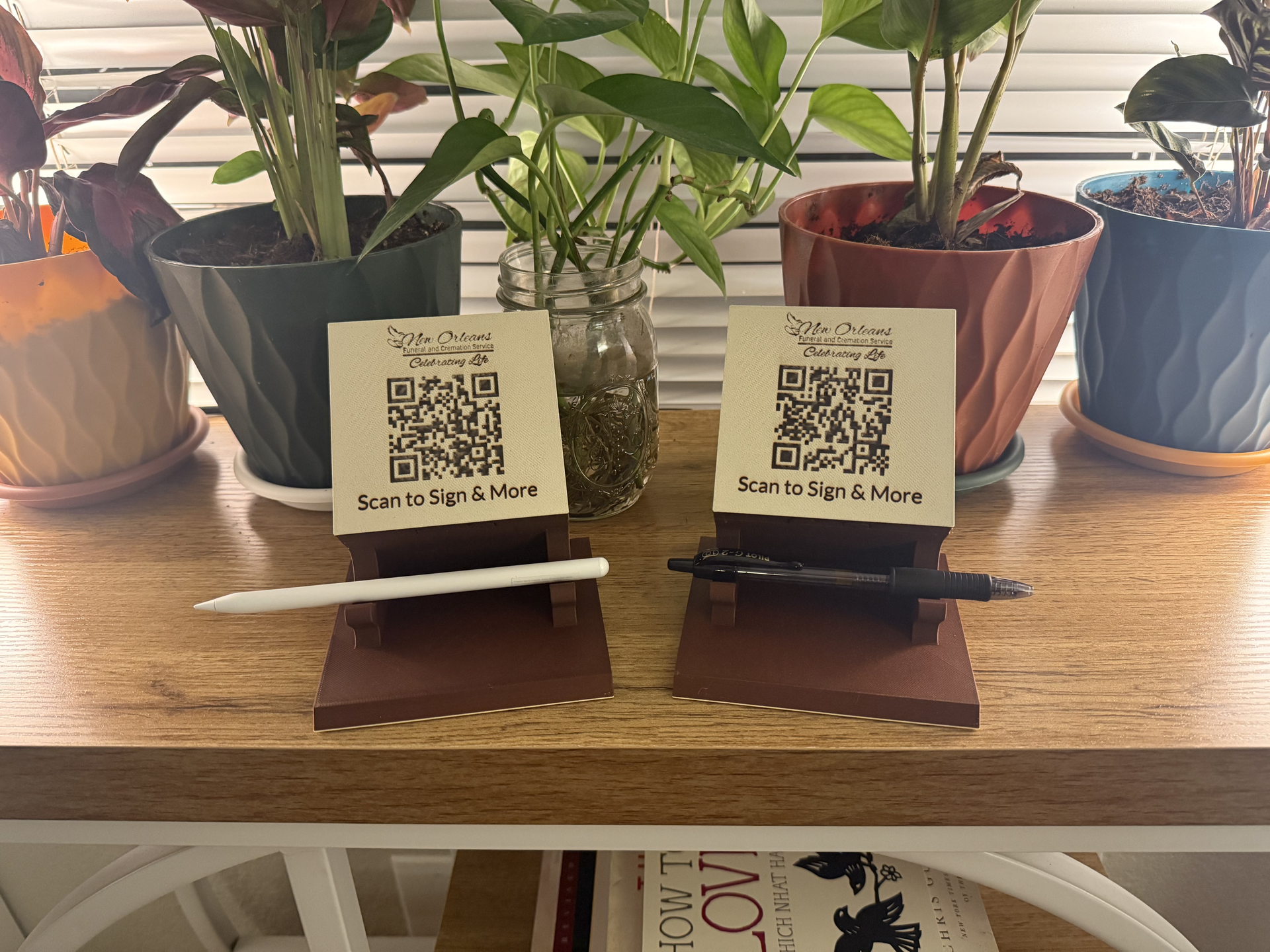 Laser-engraved QR code stand